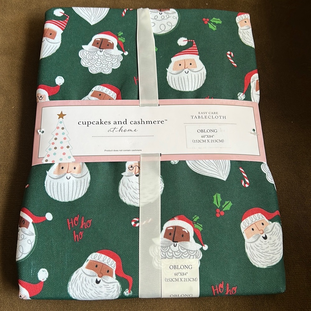 Cupcakes & Cashmere Tablecloth Christmas Candy Came Holly Berries 60”x84”